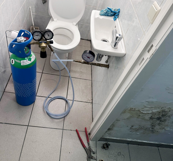 Sanitair lek - praktijkfoto 1